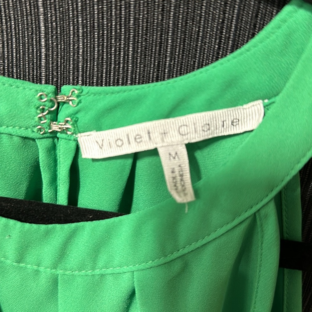 Violet + Claire brand Green sleeveless top /‎ Size M / M-18 - Picture 2 of 6